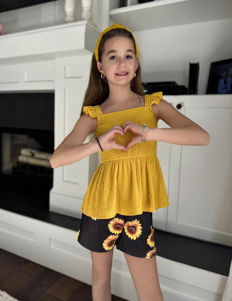 Arshiner Toddler Girl Clothes 2 Piece Summer Outfit Ruffle Sleeveless Top and Shorts Set with Pockets 2-7Y