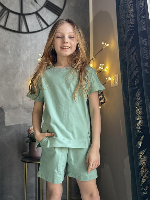 Arshiner Girls 2 Piece Outfit Short Sleeve T-Shirt and Shorts Set