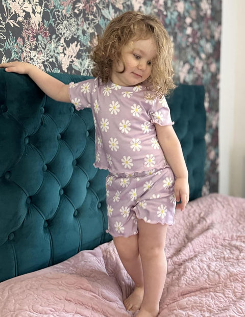 Arshiner Toddler Girls Clothes Ruffle Short Sleeves Crewneck Tops and Shorts with Pockets Cute Summer 2 Pieces Short Sets
